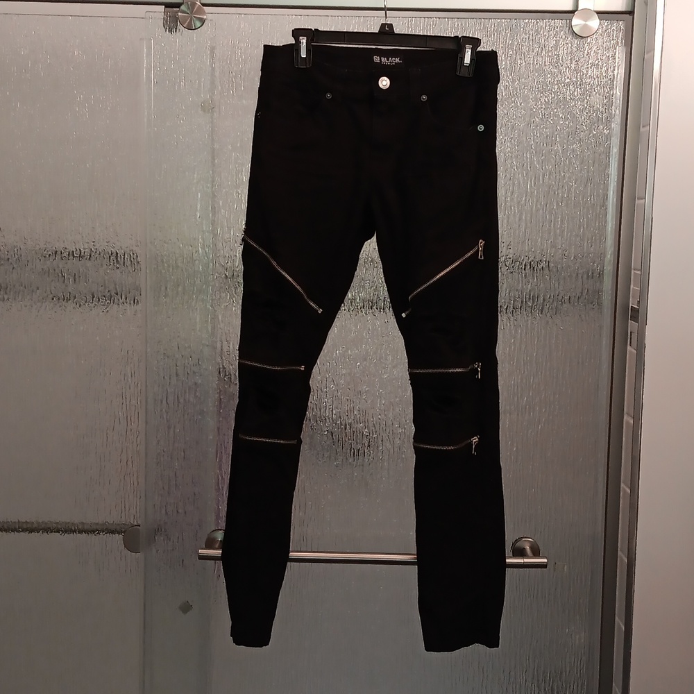 Black Skinny Jeans with Zipper Details